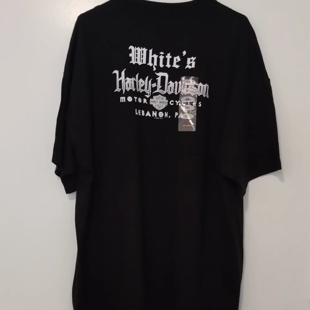 Harley-Davidson Black Tee with Santa Graphic - Picture 5 of 6